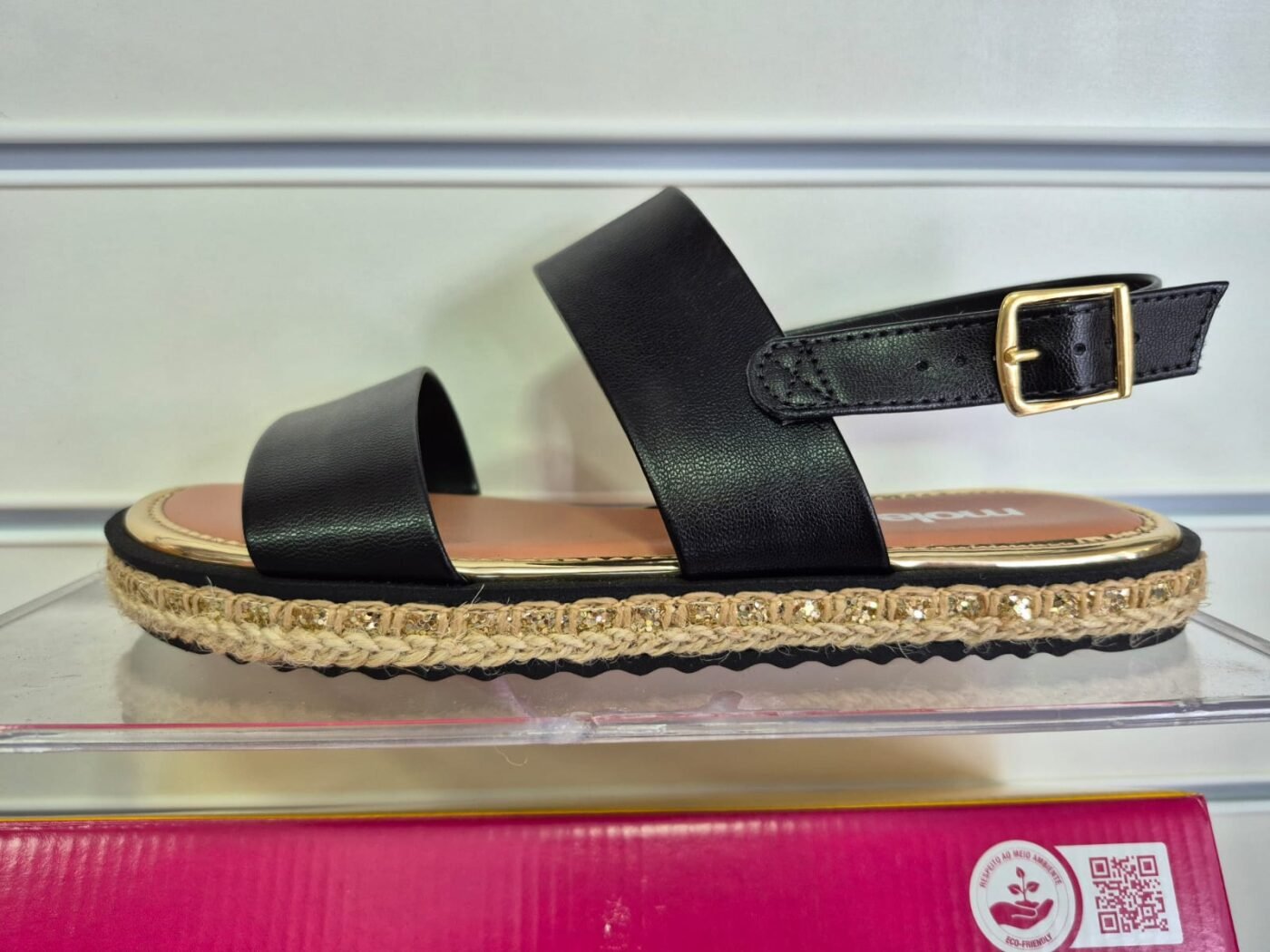 Sandália Moleca 5413.1333 – Conforto, Elegância e Versatilidade no Dia a Dia